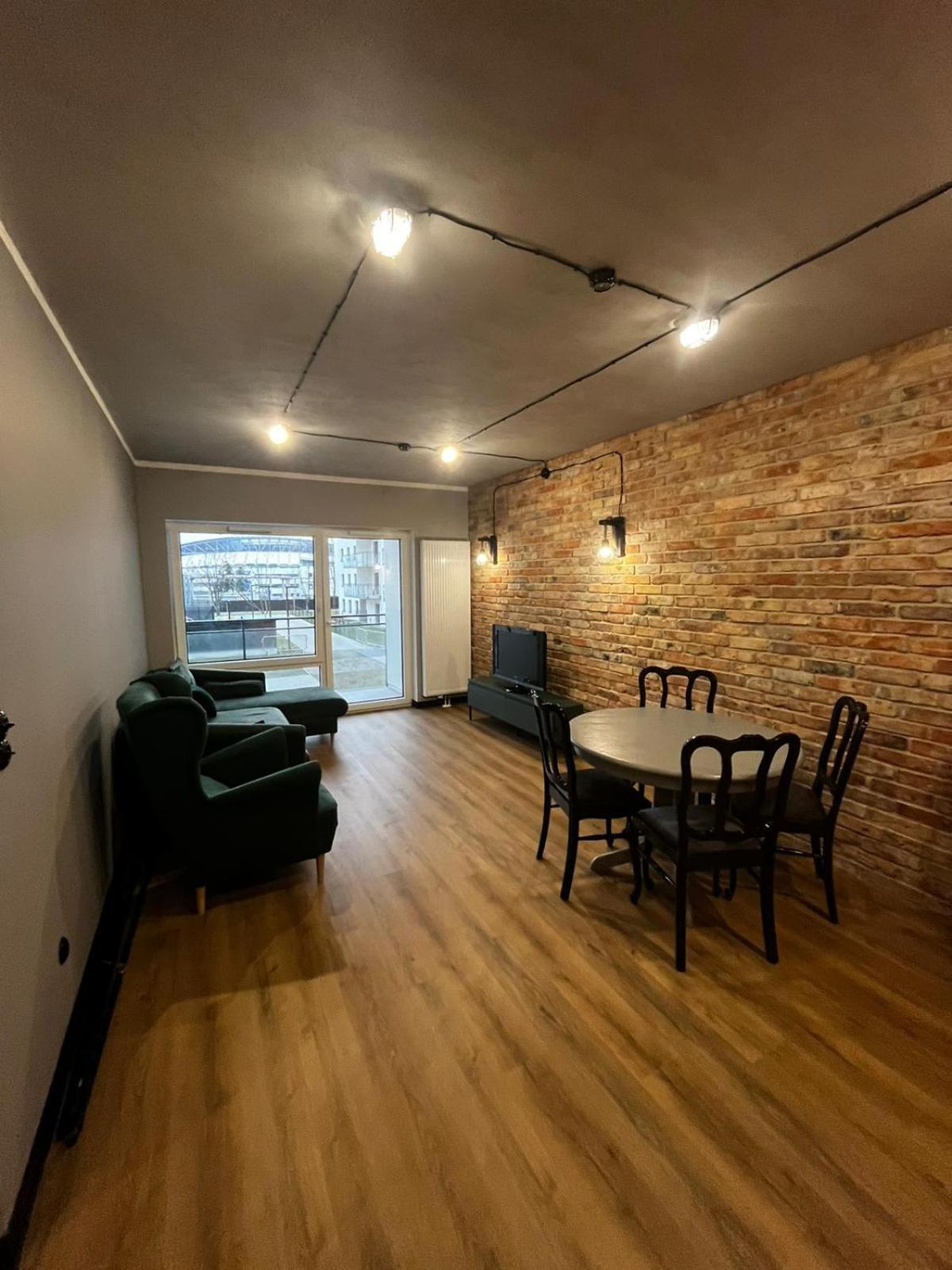 Apartament Z Widokiem Na Stadion Styl Industrialny Jedyny Taki Check In 24 H Poznaň Exteriér fotografie