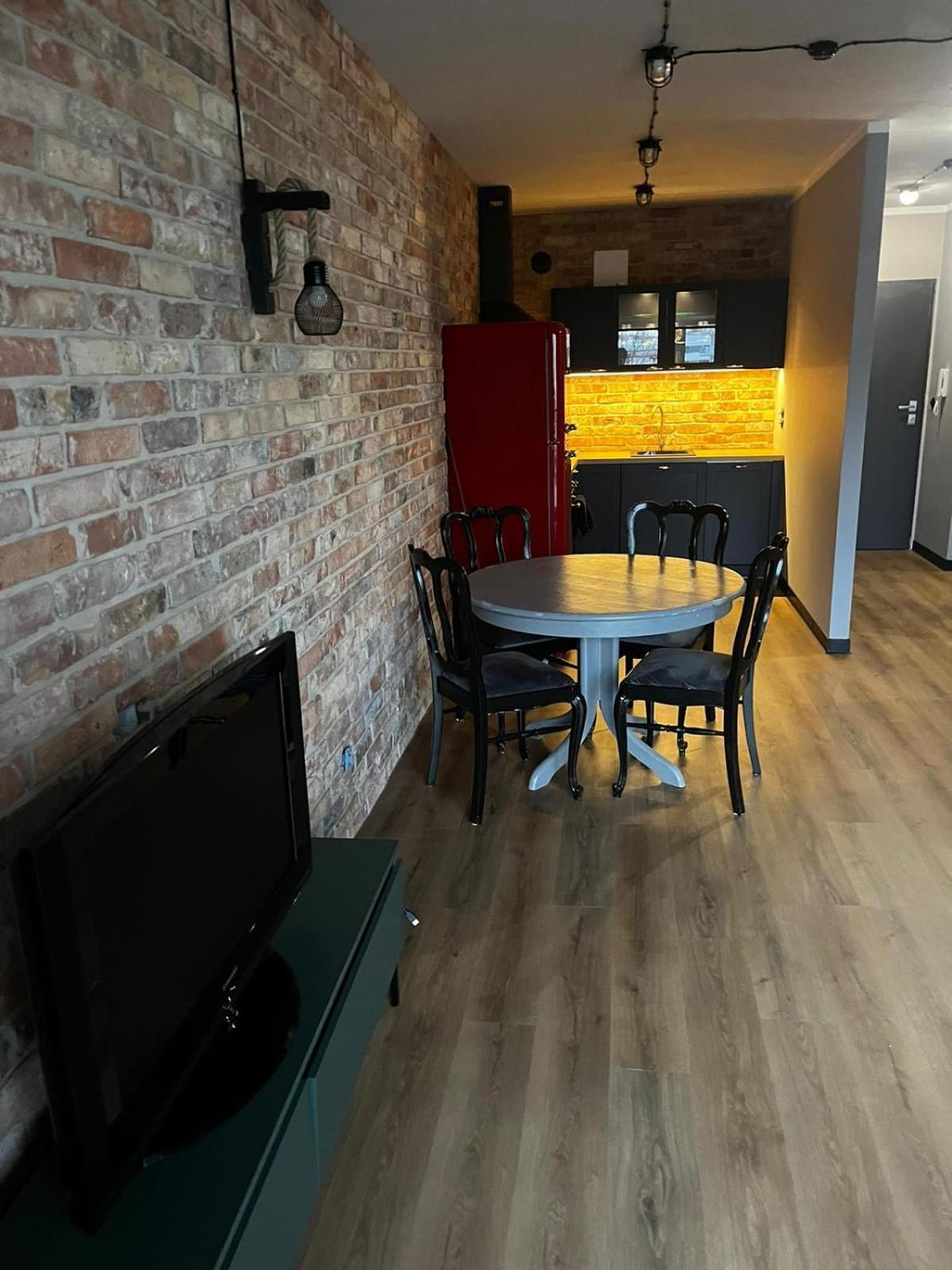 Apartament Z Widokiem Na Stadion Styl Industrialny Jedyny Taki Check In 24 H Poznaň Exteriér fotografie
