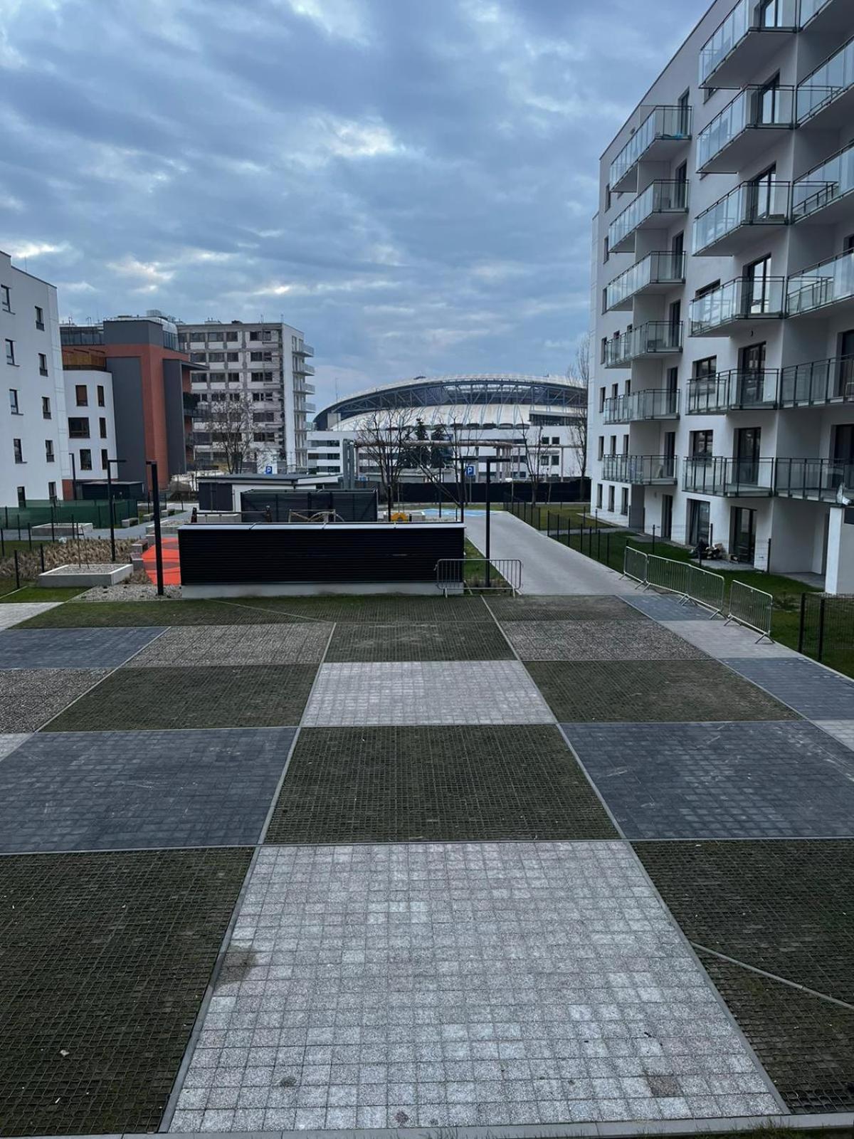 Apartament Z Widokiem Na Stadion Styl Industrialny Jedyny Taki Check In 24 H Poznaň Exteriér fotografie